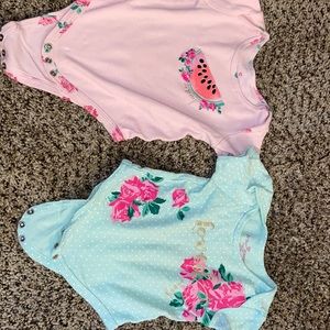 BABY GIRL ONSIE FITS 12M